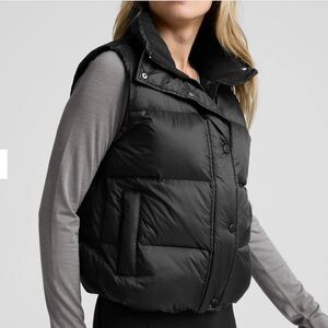 Beyond Yoga Big Cozy Puffer Vest Black Small $188